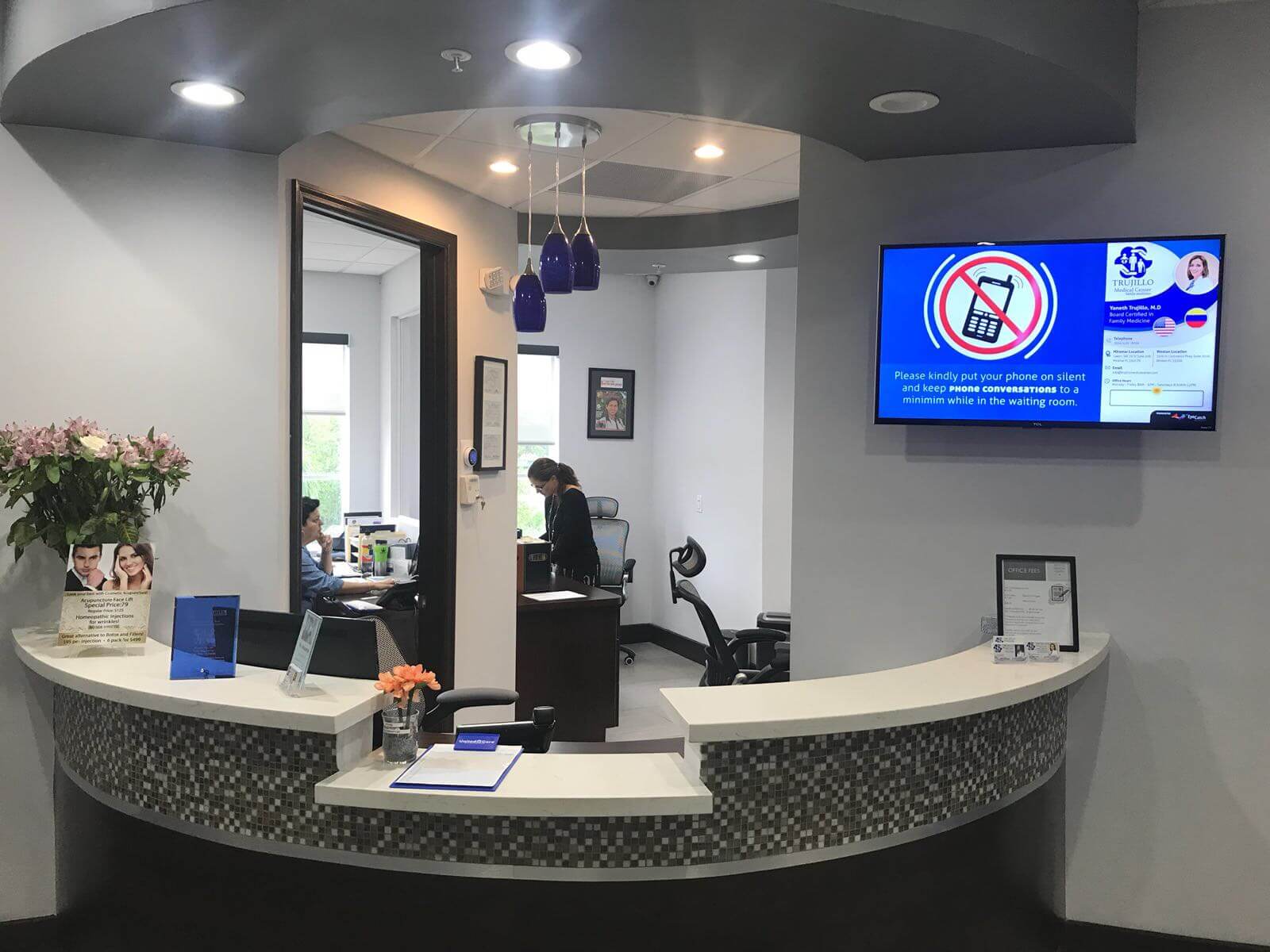 wall mounted digital signage for office reception